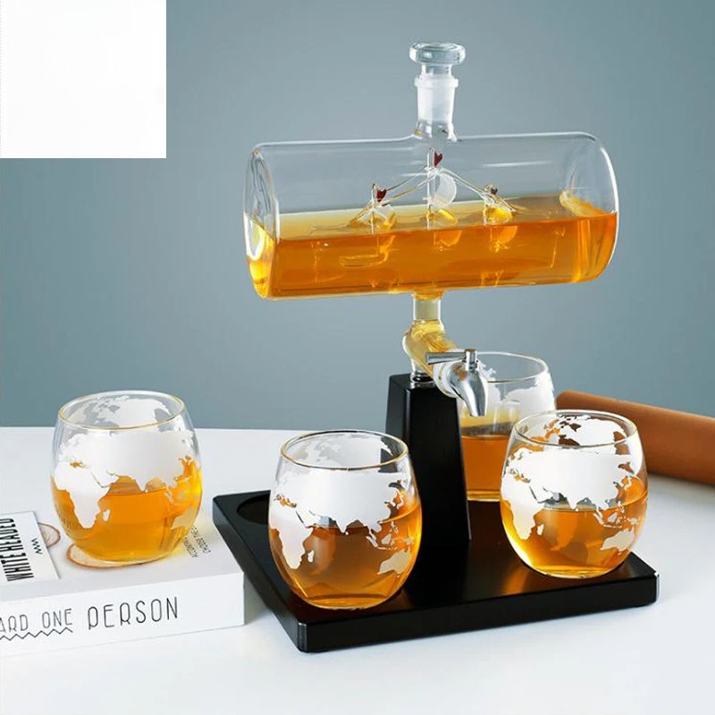 Whiskey Decanter With Antique  - đánh giá và giá Decanter Globe Set